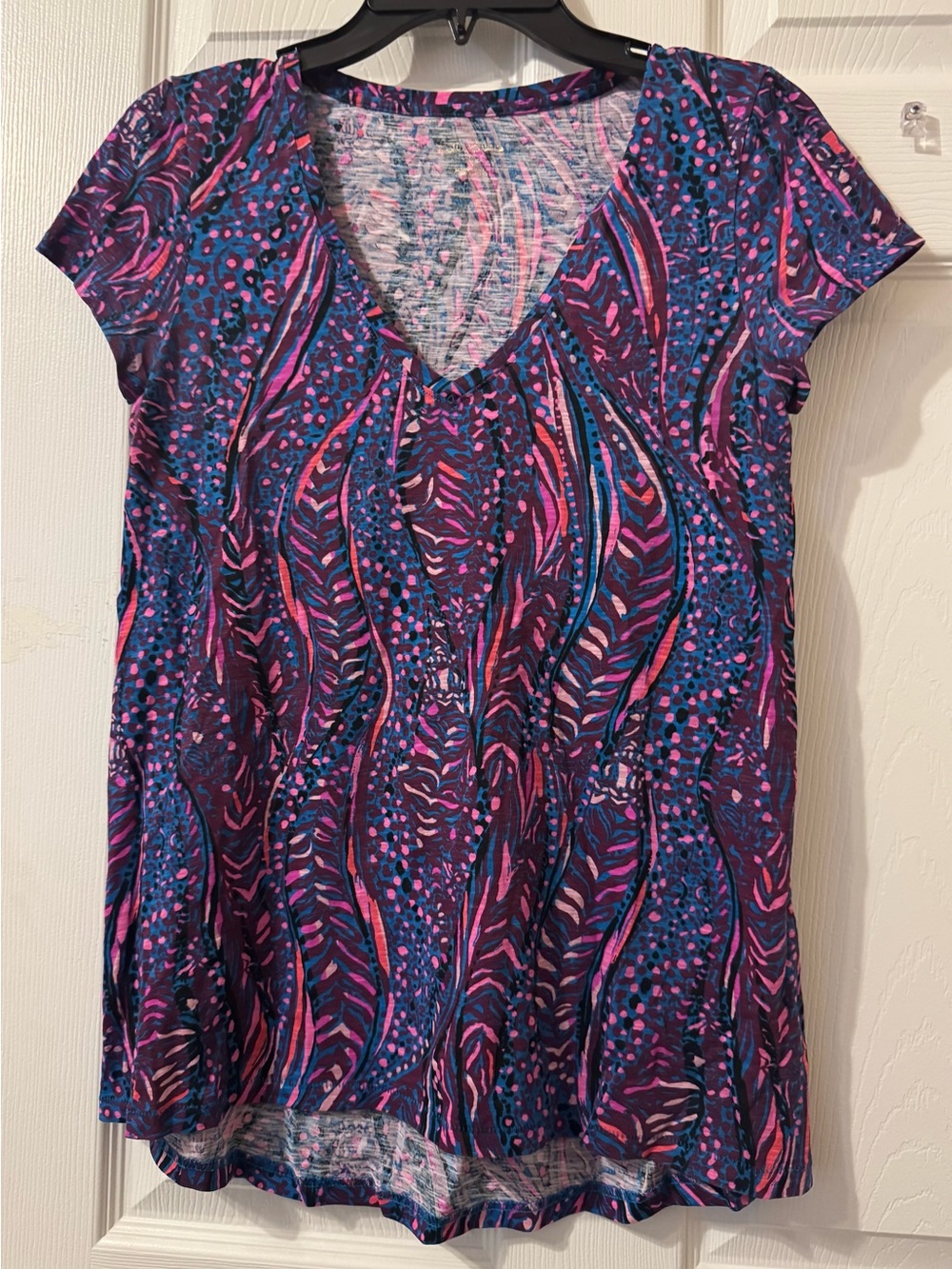 Lilly short sleeve XS V-neck in sapphire blue, pink, and purple
